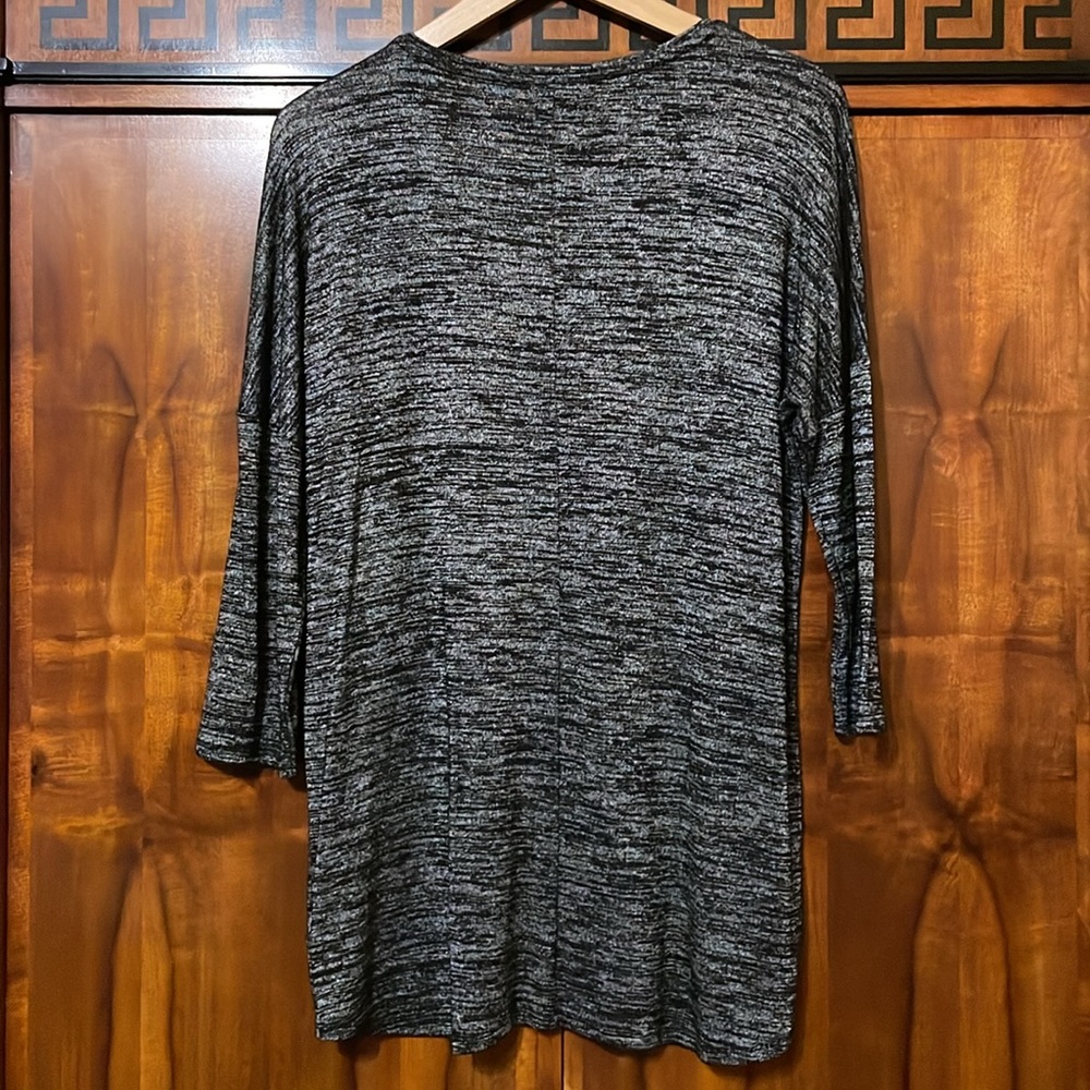 Apt 9 Women's L Black Gray Marled Long Sleeve Top Floral Pocket Stretch Casual - Picture 13 of 15